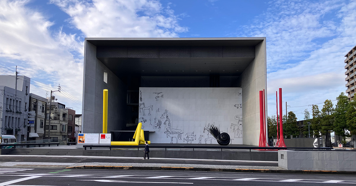 丸亀市猪熊弦一郎現代美術館 | 日本建築めぐり | 建築パース.com